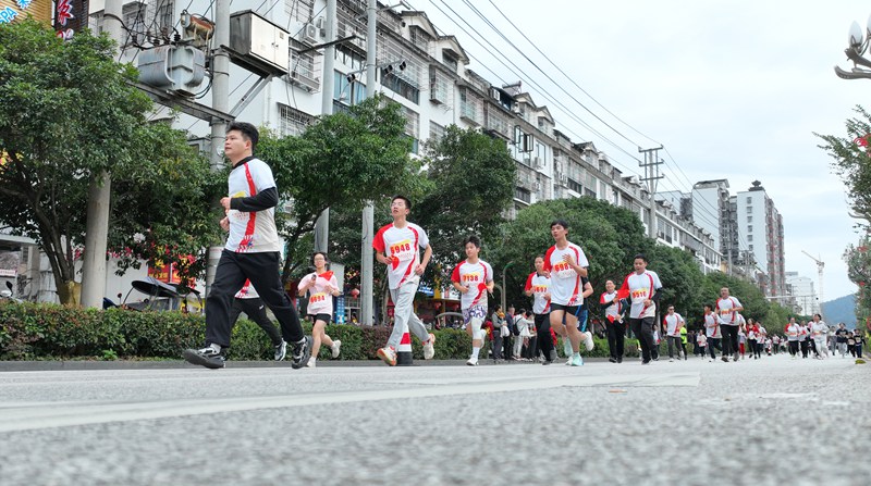 運動會跑步比賽。
