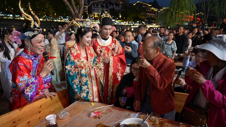鎮遠夜間經濟引爆國慶旅游。