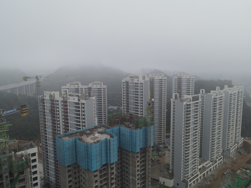 圖為貴陽觀山湖區(qū)朱昌片區(qū)棚戶區(qū)城中村改造安置房現(xiàn)場。