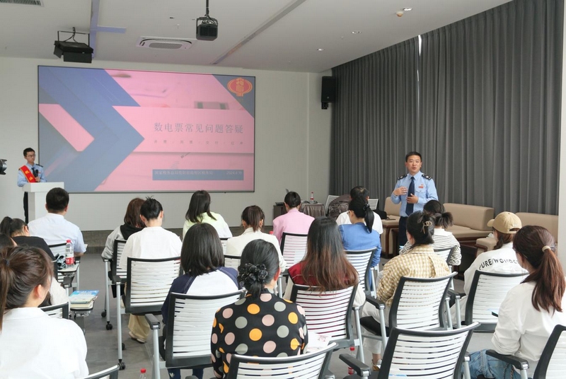 南明稅務以“稅”賦能助力園區企業向“新”而行。