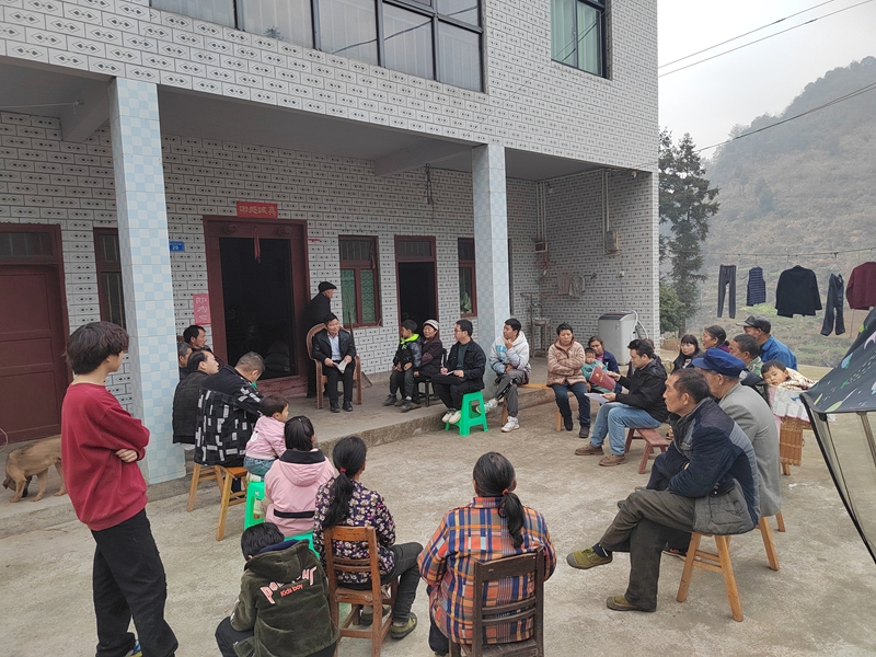 3 通過群眾會議聽取征集群眾對產業發展意見建議.jpg