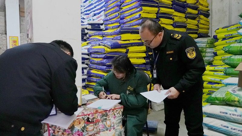 備優備齊農資，保障春耕生產。