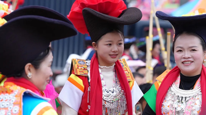 惠水萬人共赴“藏滂哈”節(jié) 。