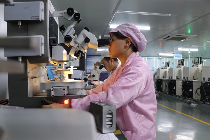 貴州聯尚科技有限公司生產車間。