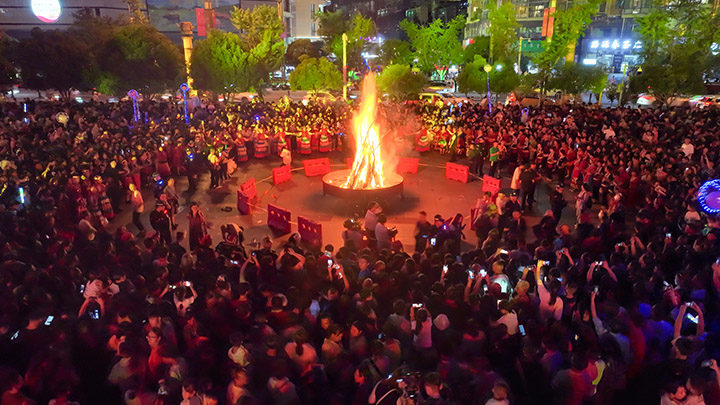 5篝火晚會(huì)。劉雨昕攝