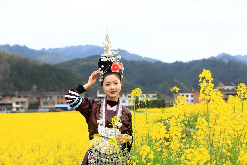 游客拍照打卡。楊家孟攝