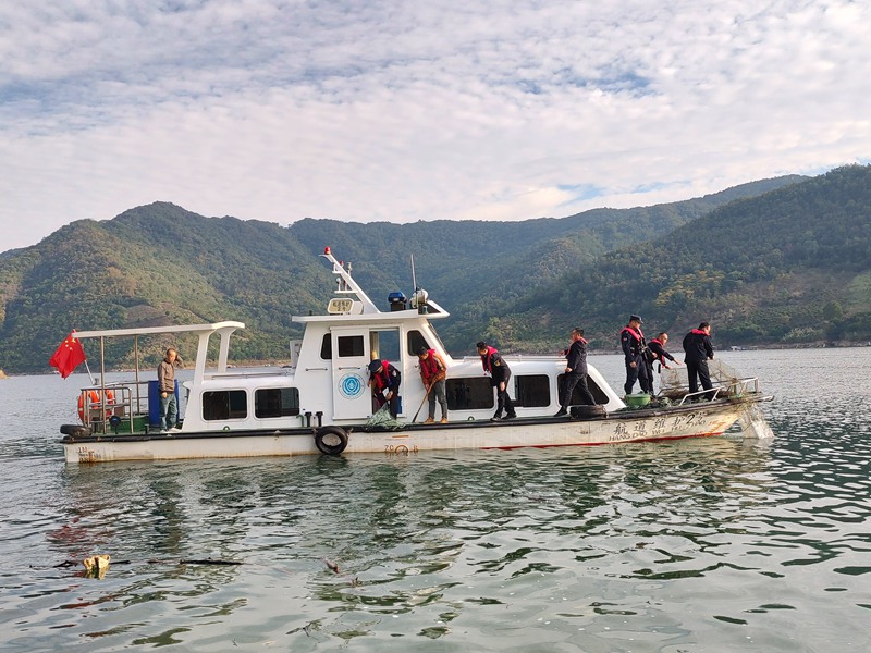 圖為攔網清除聯合執法行動。