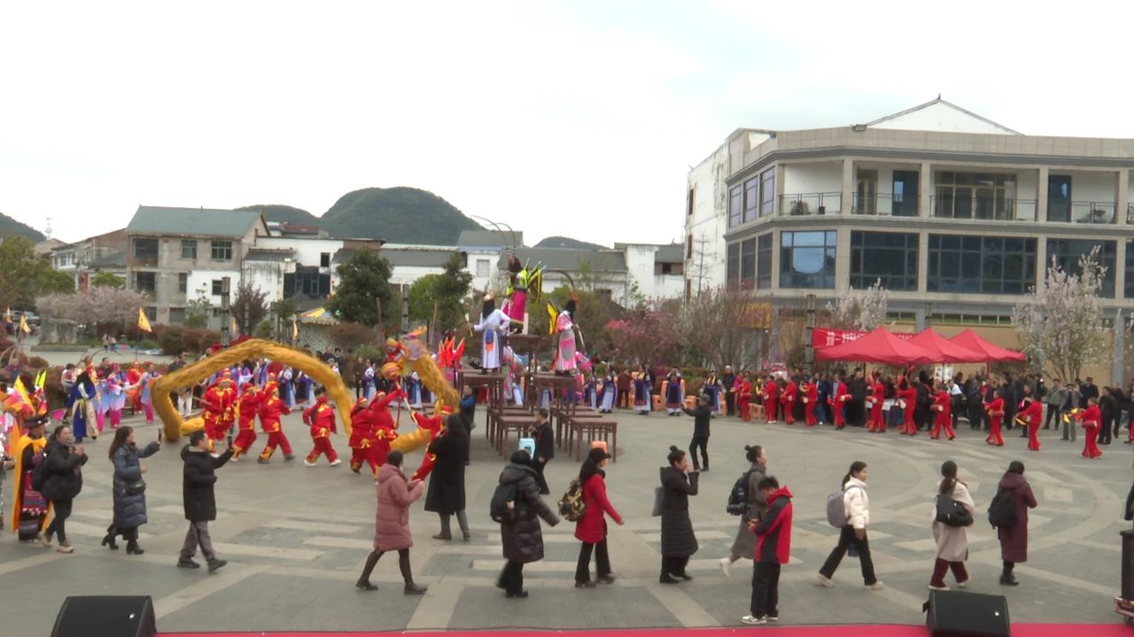 圖為民俗表演現場。