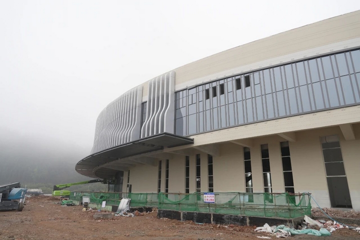 1 圖為黃果樹游客服務中心項目施工現場.jpg