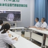 近年來，貴州省六盤水市六枝特區以信息化為抓手，通過搭建遠程影像、遠程心電平臺、診間支付、檢查檢驗結果互認等，減輕群眾就醫負……