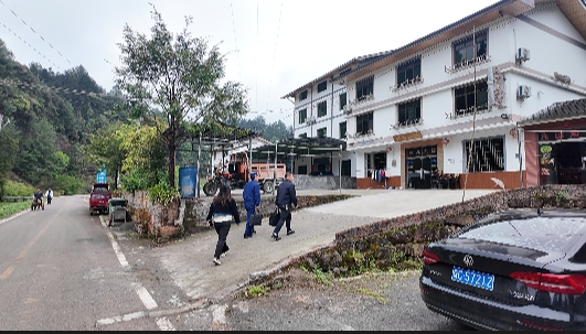 入戶開展消防和食品安全檢查(周遠 攝).png