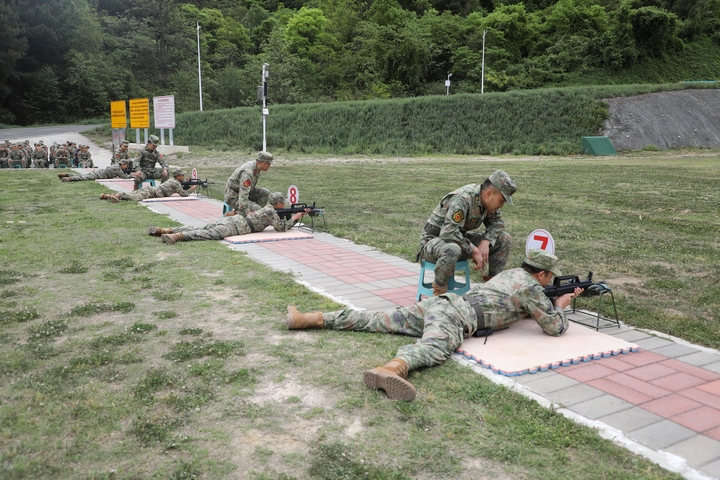 實彈射擊考核。