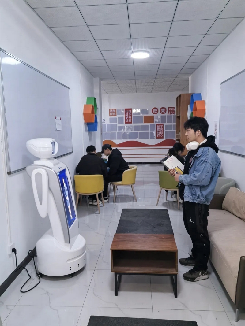 “AI+就業(yè)” 為畢業(yè)生提供全流程高效求職服務。