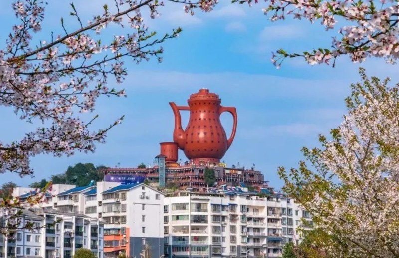 湄潭縣標志建筑之一的大茶壺。