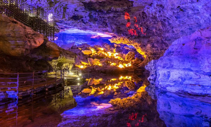 綏陽縣雙河洞景區一角。