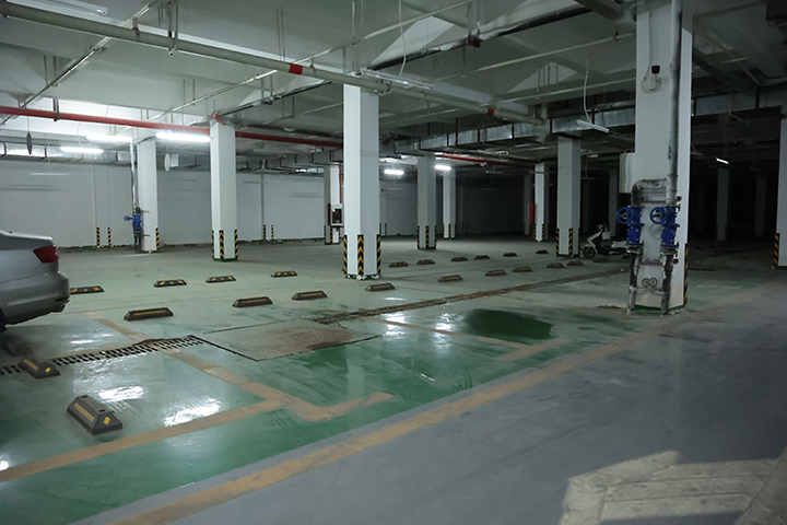 停車場(chǎng)內(nèi)部。