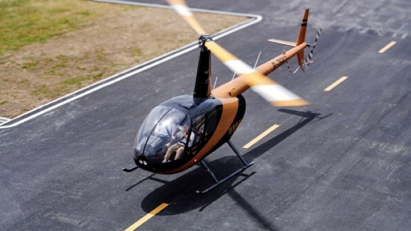 貴州省首個低空飛行服務基地迎來首批游客。