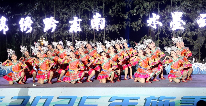 圖為各參賽隊伍表演精彩瞬間  向天祥 攝 .jpg