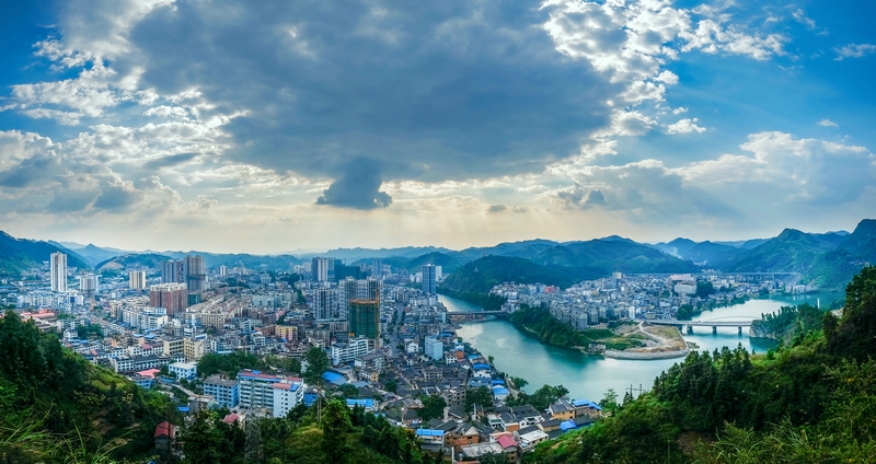 玉屏新貌。姚祖告攝