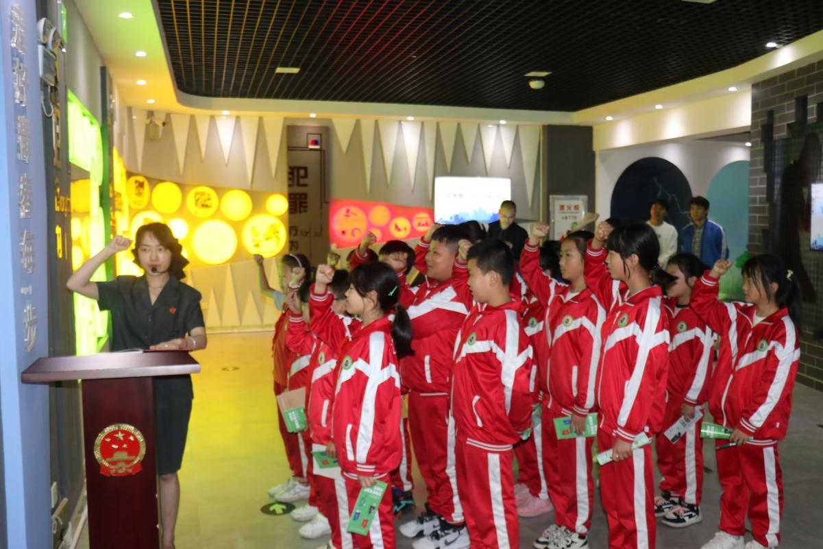 “青春與法同行”法治實踐活動現場。