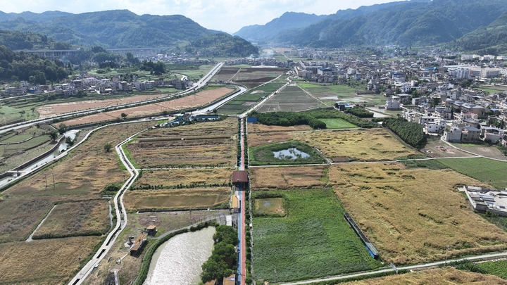 金沙縣西洛街道開化社區 金莎 攝