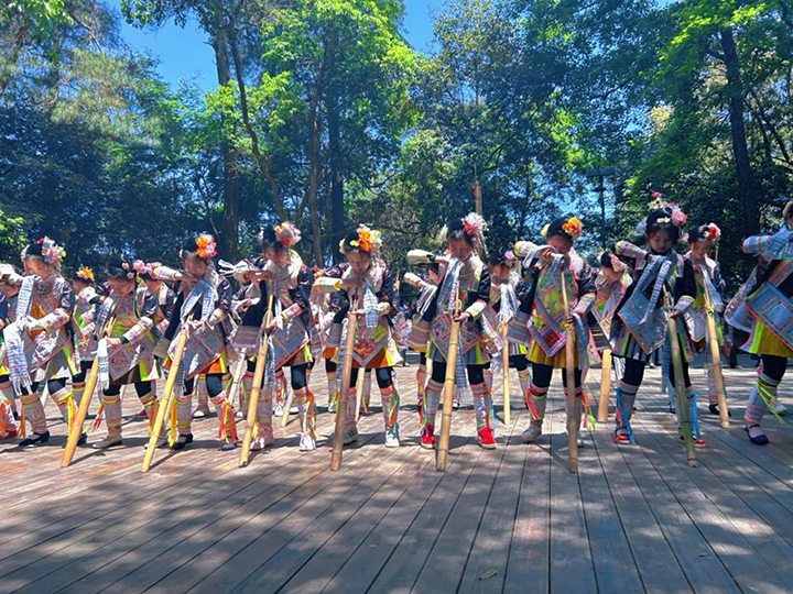 民俗表演。