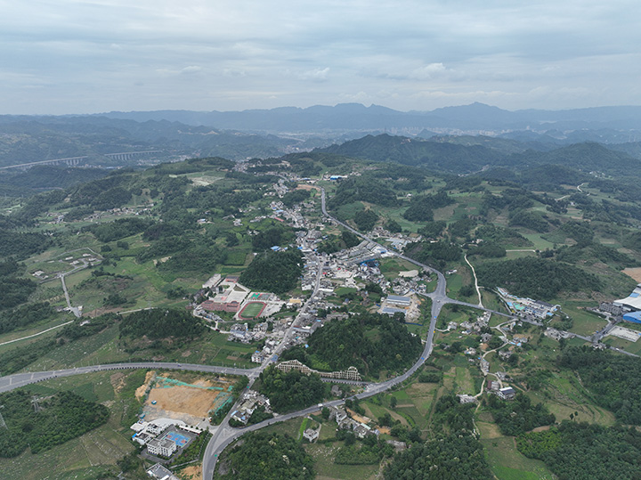 金沙縣柳塘鎮(zhèn)。吳艷禹攝