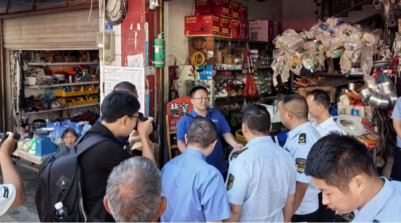 聯(lián)合開展監(jiān)督檢查.