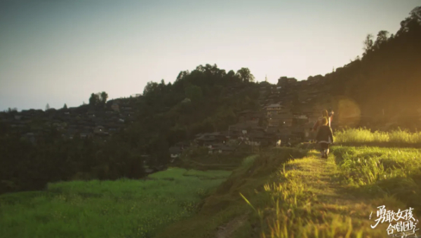 電影《勇敢女孩合唱團》在黔東南從江縣開機拍攝,生動展現(xiàn)了貴州多姿多彩的民族文化和大美的自然風光。