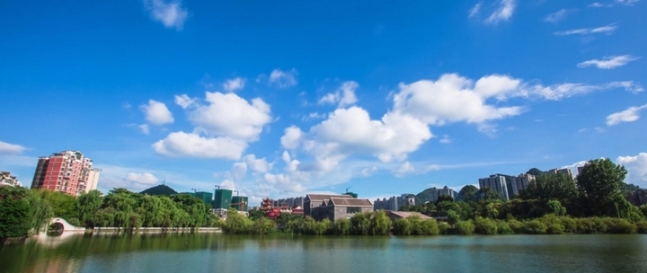 5、涼都夏日“涼” 靜待游客來。譚晉金攝.jpg