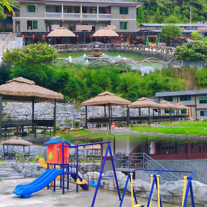 涼亭、噴泉與兒童設(shè)施兼具,是放松身心的寶藏地。稅會靜 攝.jpg