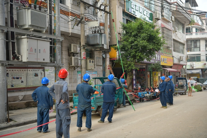 搶險救援。