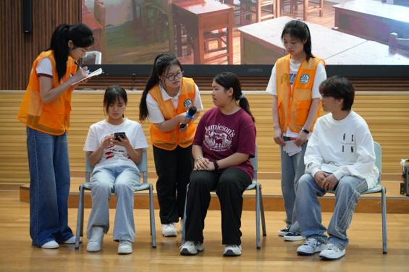 圖為學生的情景劇匯報展示。