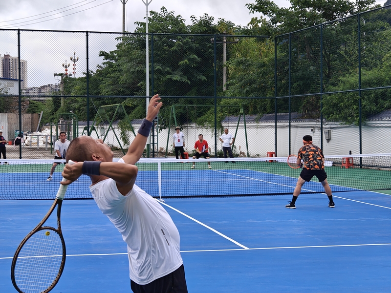 市運會群眾體育組網球賽火熱開打。