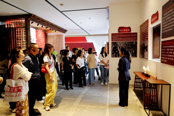 在家教家風(fēng)實(shí)踐基地參觀學(xué)習(xí) 。.JPG