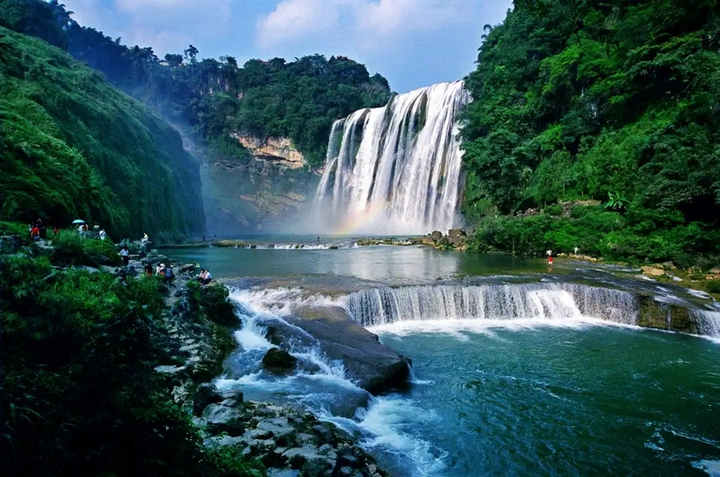 “百隊(duì)千場”足球青訓(xùn)夏季“連”賽在貴州啟動(dòng)。