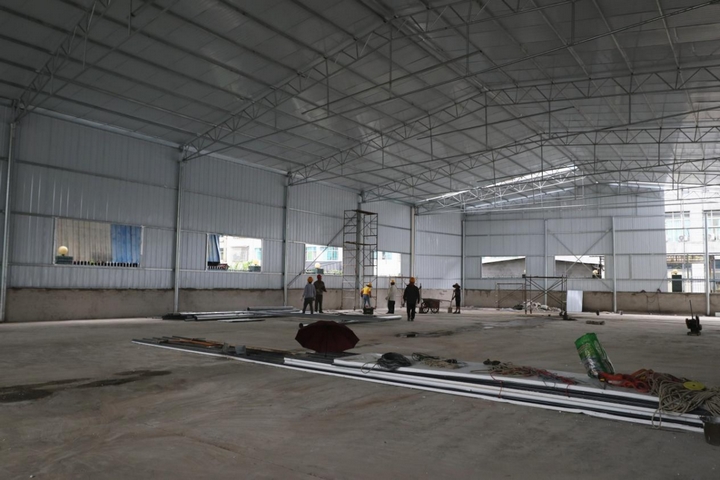 新建的縣級寄遞物流倉儲分揀中心正在加速推進.jpg
