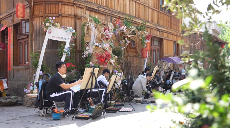 “涼經濟”釋放消費新活力。