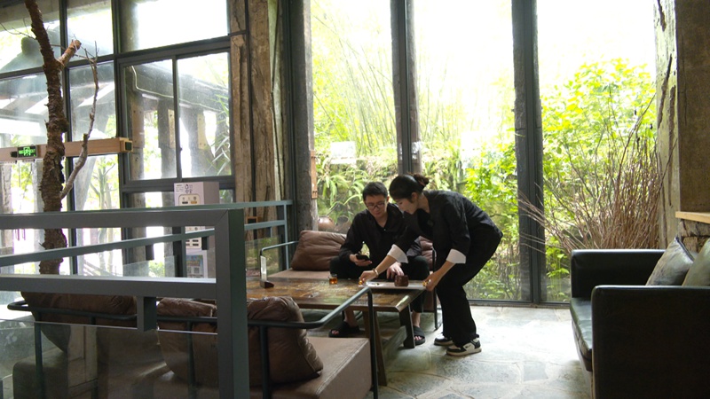 山間咖啡館。