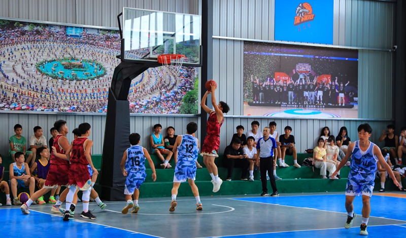 籃球比賽現(xiàn)場(chǎng)。