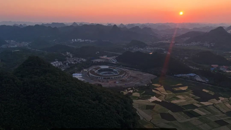 圖為黃果樹游客服務(wù)中心。