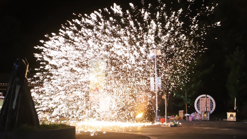 打鐵花。吳竹彧攝