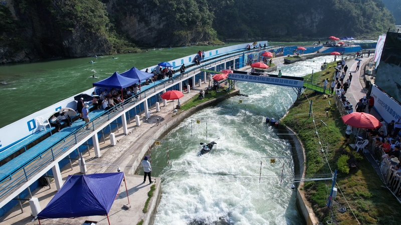 2025年全國皮劃艇激流回旋錦標賽在凱里下司激情開賽。