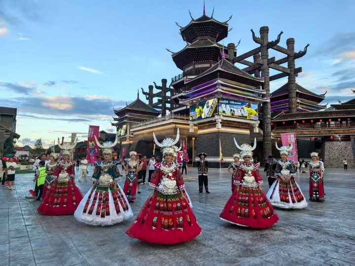 民族文化展演。