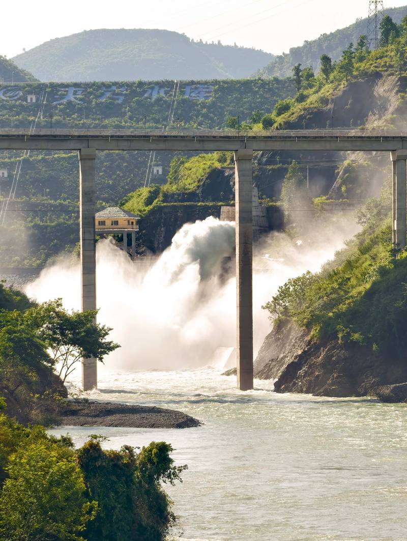 夾巖水庫正在泄洪。張榮攝