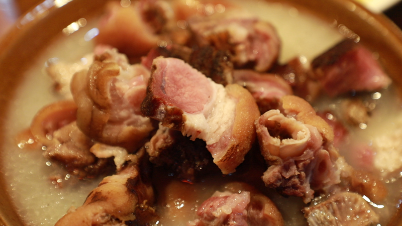 特色美食臘豬腳。