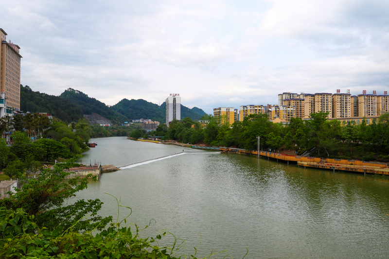 貴州省黔南州荔波縣樟江縣城段。蒙啟攝
