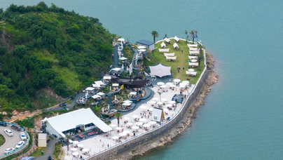 行進中國 | 貴陽清鎮有片“海” 藏著旅居好時光炎炎夏日，貴陽清鎮市的紅楓湖碧波微漾。