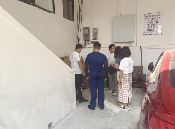 西秀區(qū)劉官鄉(xiāng)開(kāi)展民宿安全聯(lián)合檢查行動(dòng)。