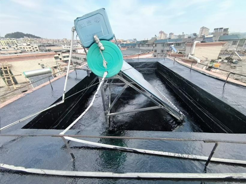 小區(qū)樓頂防水改造后。